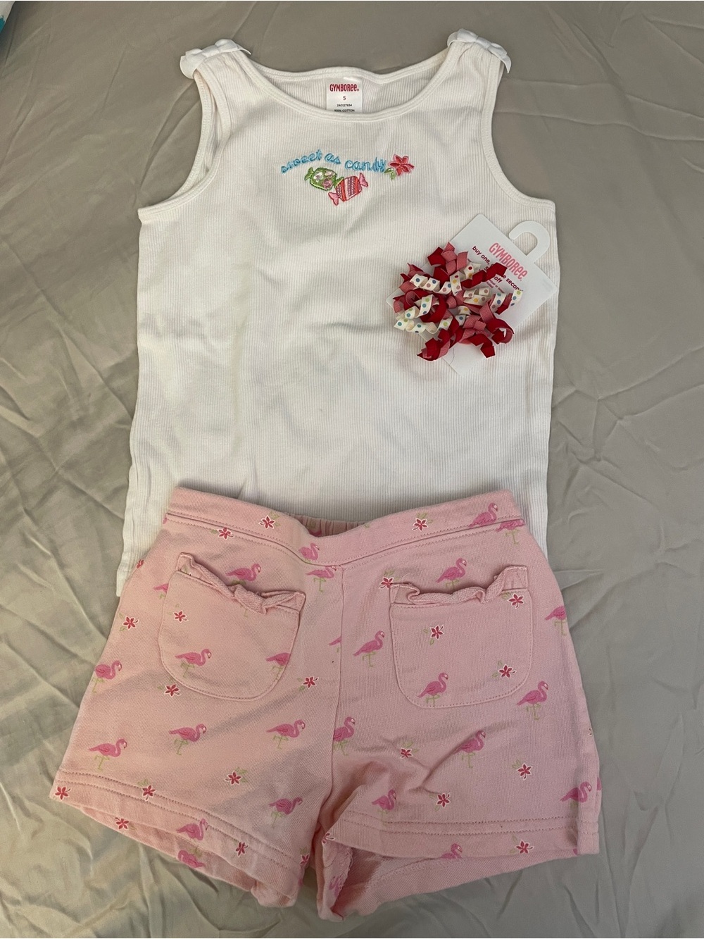 Gymboree White Ribbed Tank with Pink Flamingo Shorts Set Sz 5 plus NWT Hair Clip